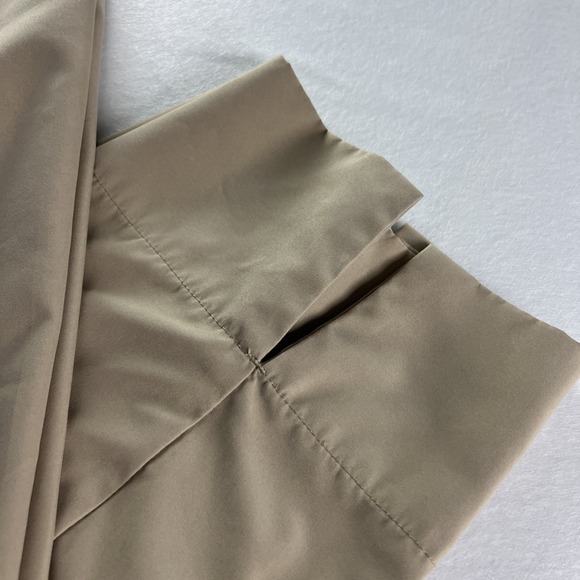Liz Claiborne LIZGOLF  Womens Golf Pants Size 10 Crop Pockets Khaki Sport - Picture 9 of 16